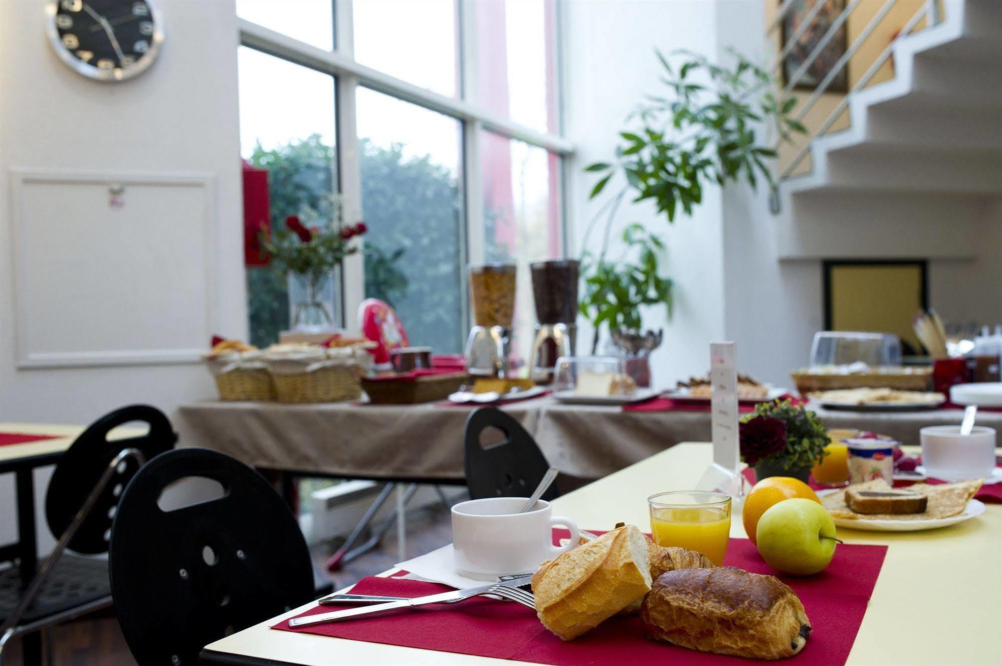 Hotel Cerise Auxerre Монето Экстерьер фото