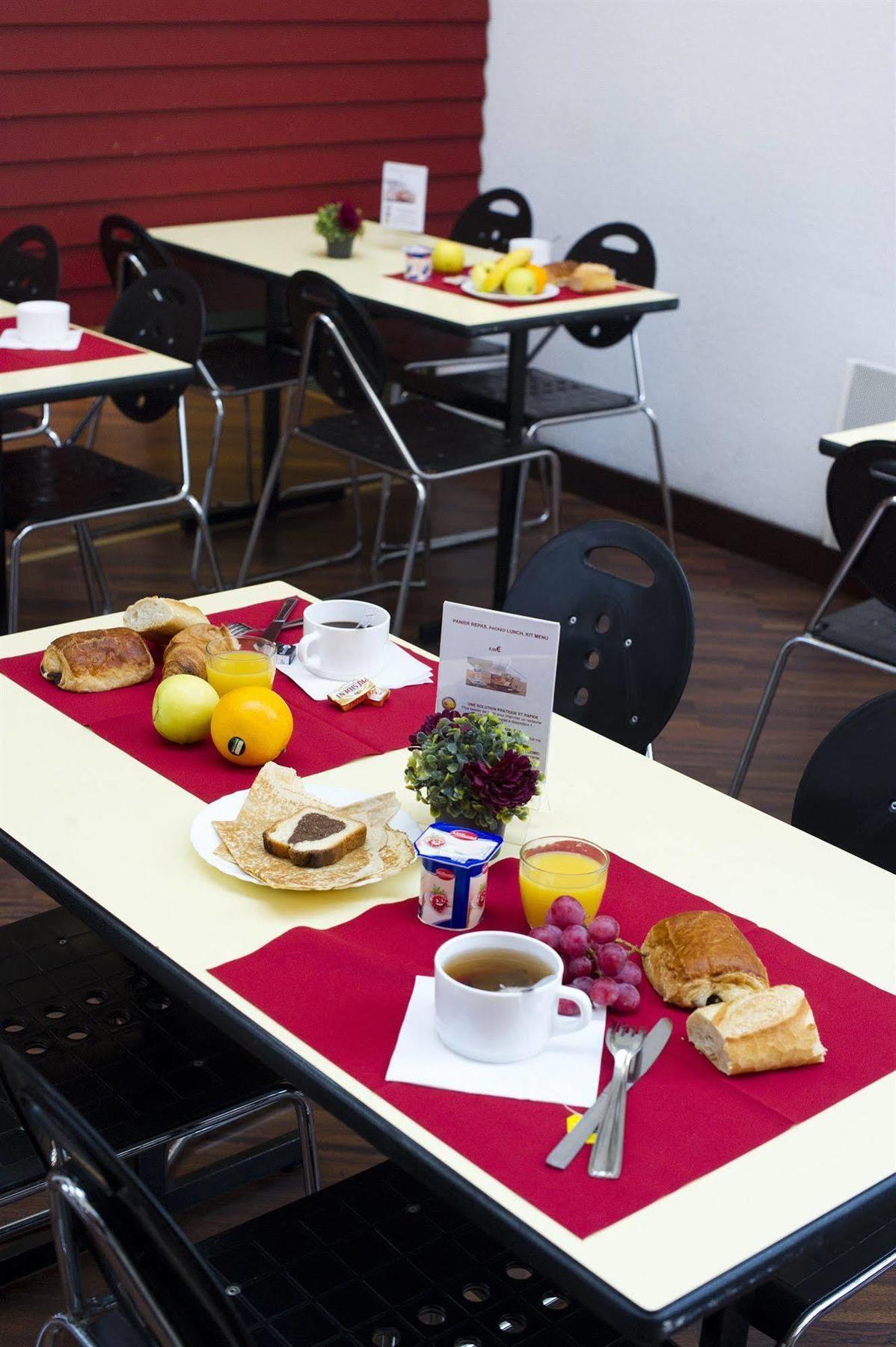 Hotel Cerise Auxerre Монето Экстерьер фото