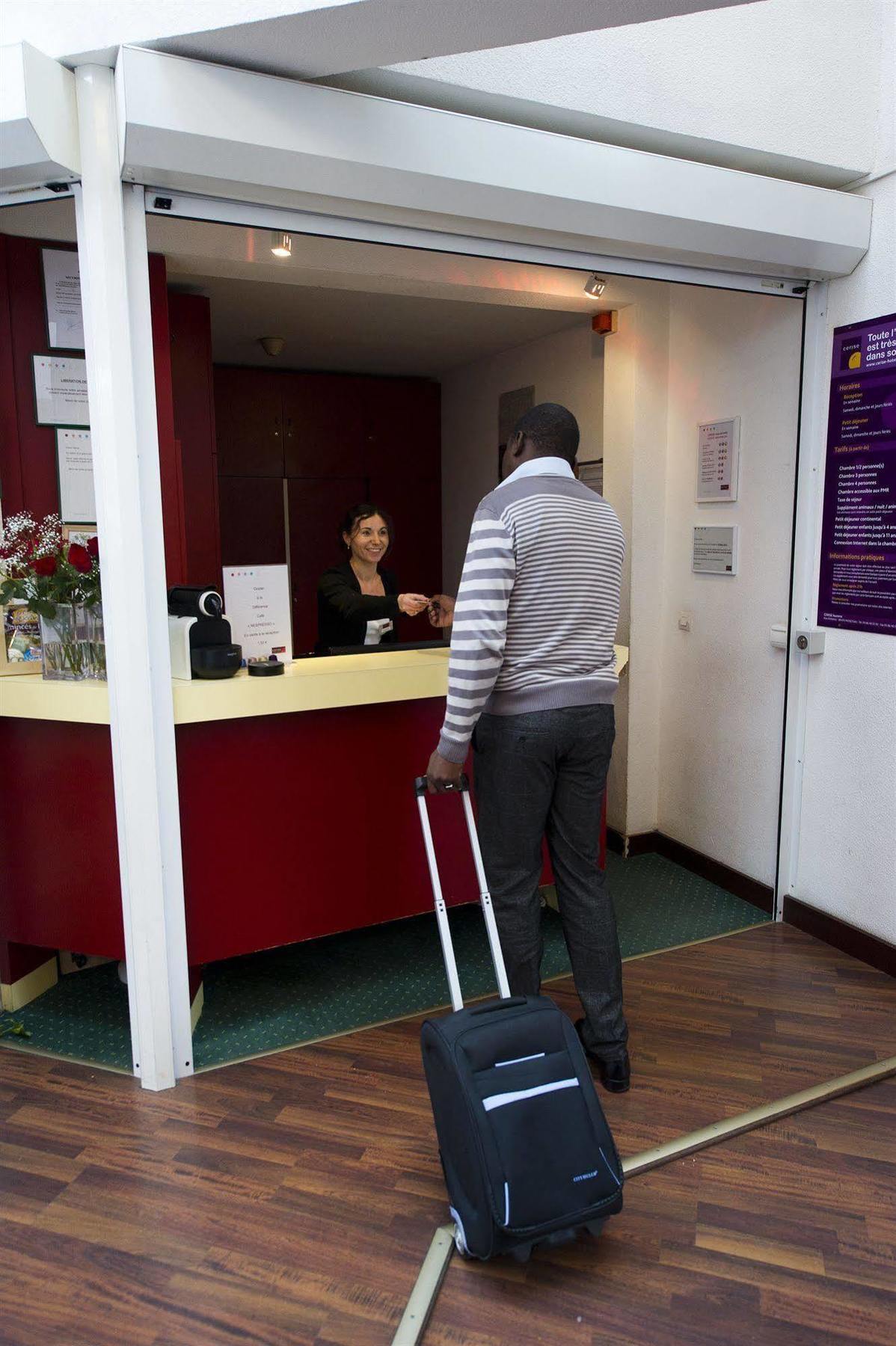 Hotel Cerise Auxerre Монето Экстерьер фото